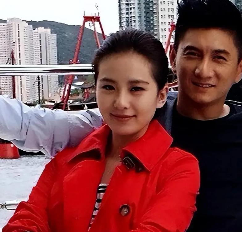 结婚10年0互动，吴奇隆刘诗诗的默不作声，答案早已不言而喻