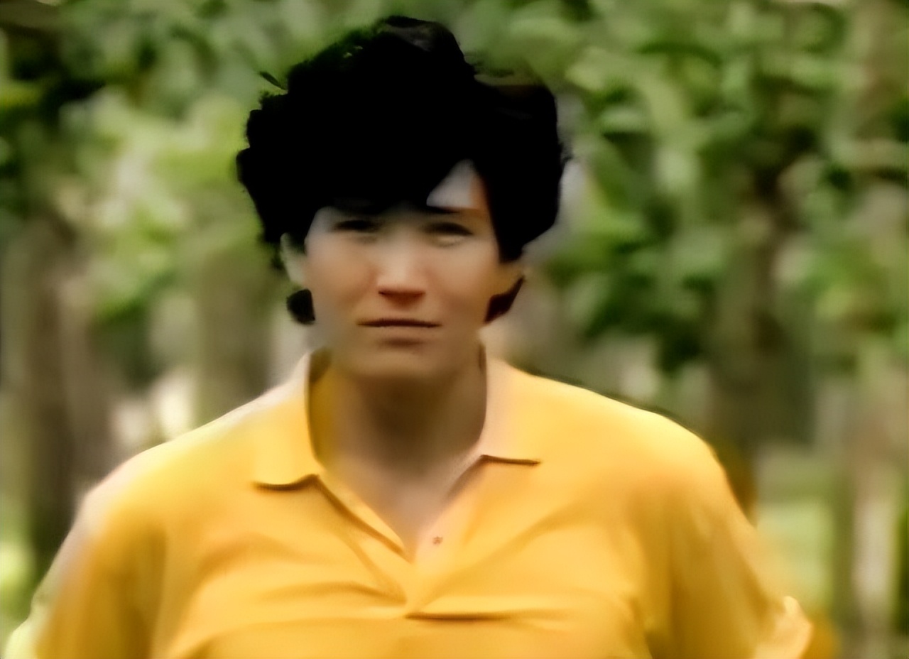 64岁费翔终于还是崩溃了，这次他给所有不婚不育的年轻人提个醒了