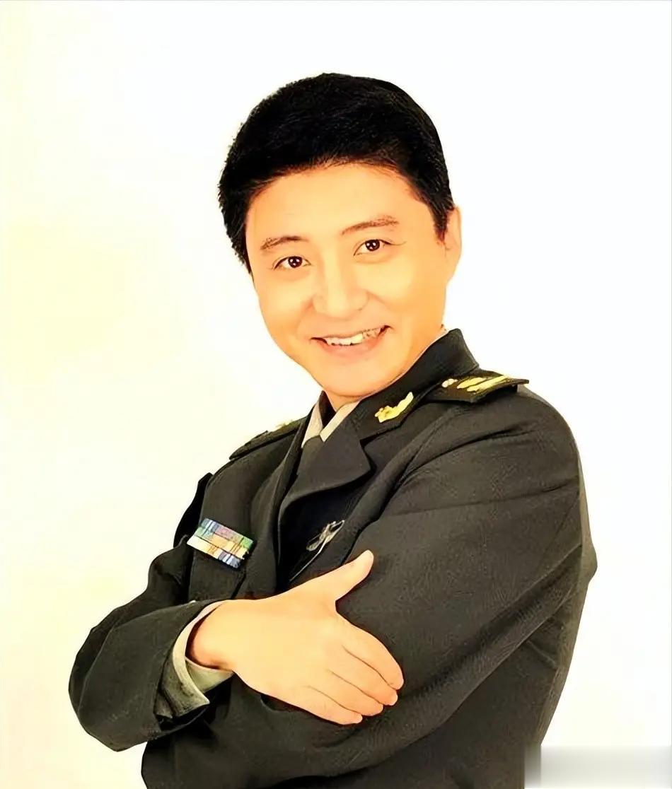 成于嘴、败于嘴，50岁就满头白发的周炜，如今的下场不值得同情