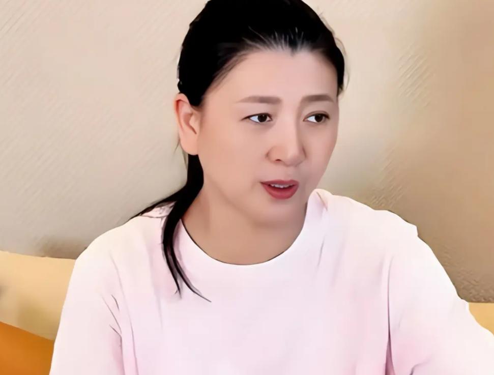 凉了!继瞧不起农民被扒后,闫学晶又被曝身份造假 李雪健不再沉默