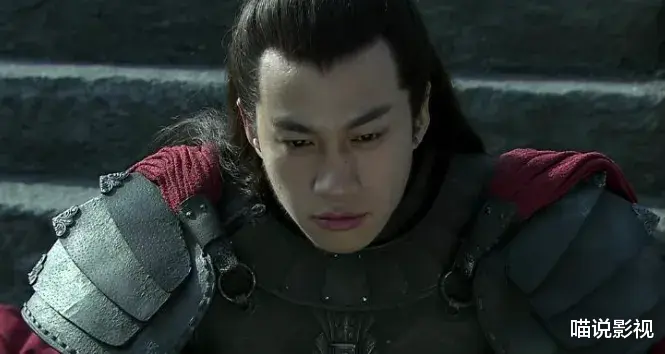 意外出圈！50岁何润东“蹭”上张凌赫热度，口碑逆袭堪比教科书