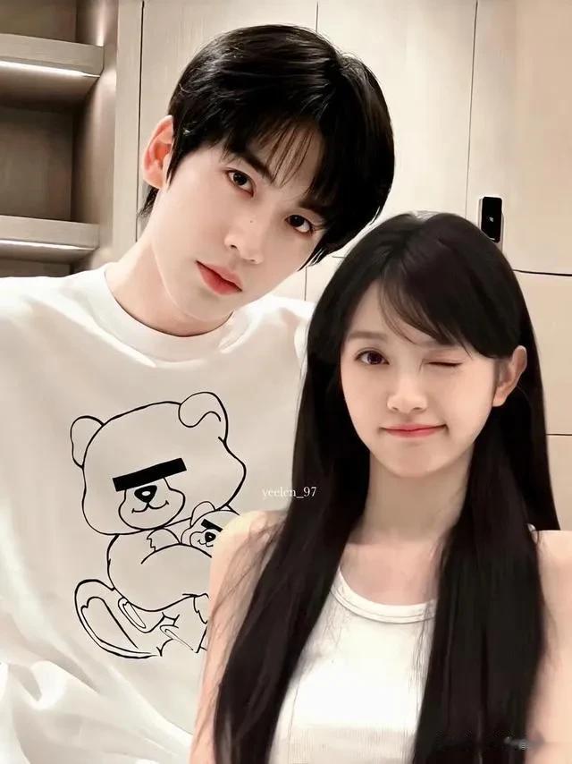 张凌赫搭档的8个女演员cp感排名，白鹿第3，田曦薇第2，第1是她