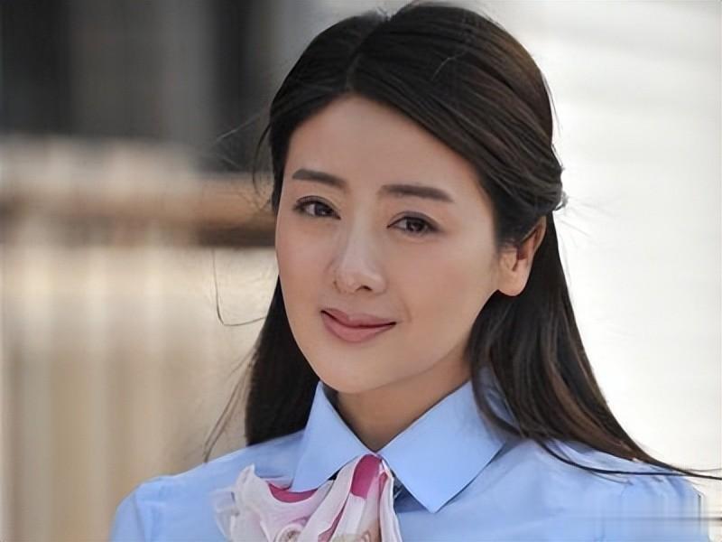 娶大六岁的二婚妻子，心甘情愿吃软饭，39岁的他演渣男再度翻红！