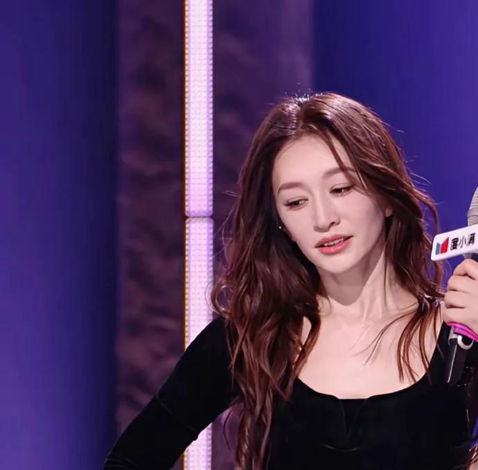 李小冉这是50岁的女人？ ???