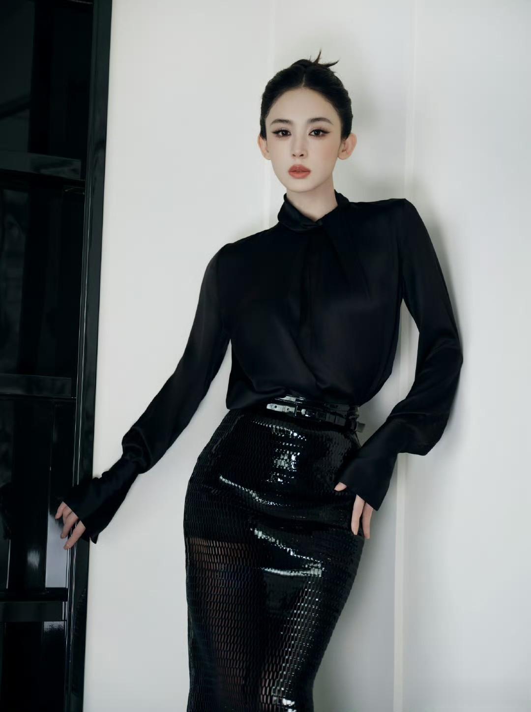 古力娜扎，这颜值，这身材，谁能不爱？