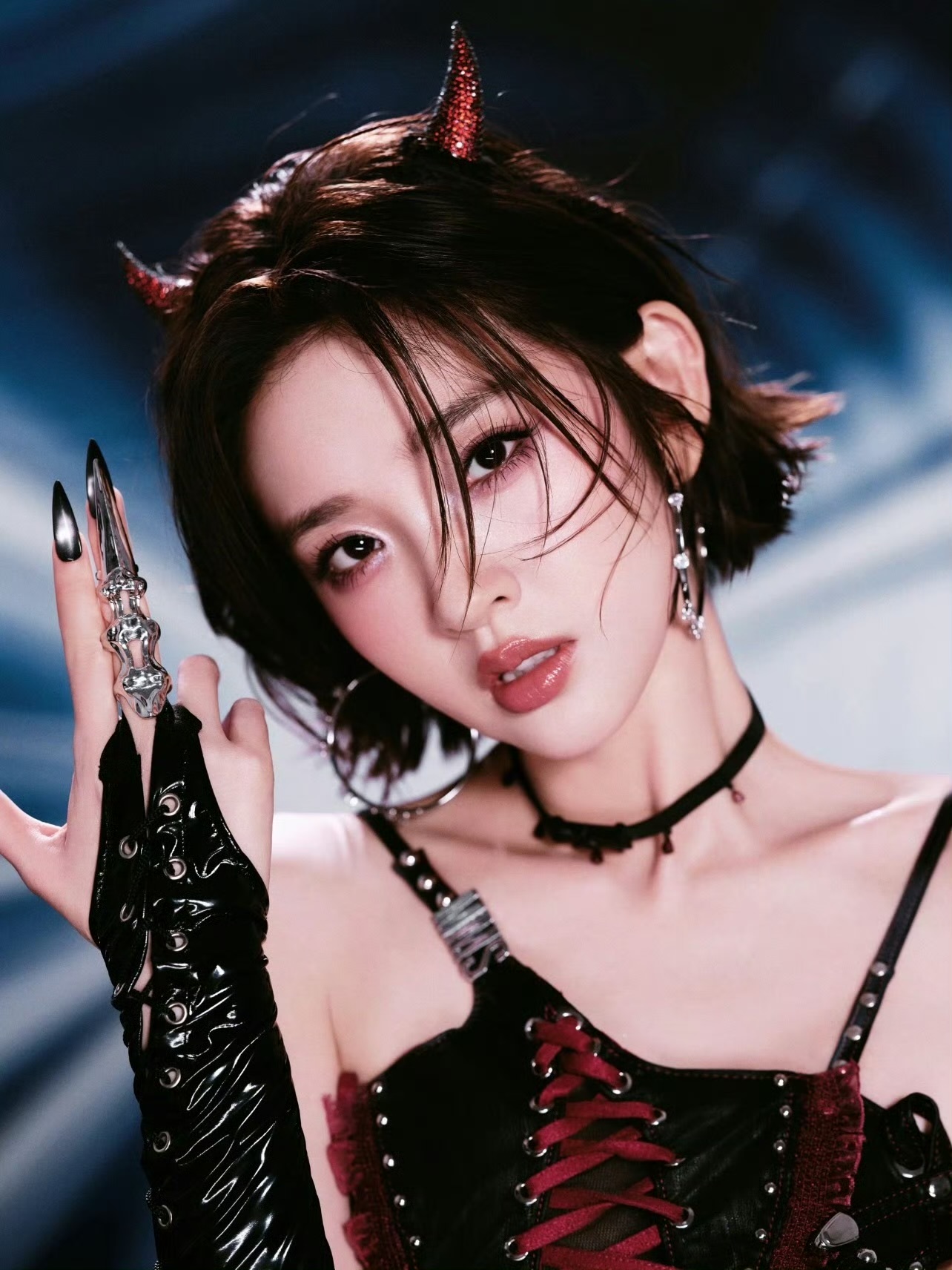 从“烫嘴”Rap到高情商互动：唐艺昕与希林娜依高如何逆风翻盘