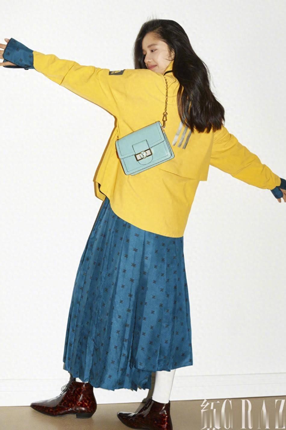 张婧仪精彩画报，百变换装，甜美怡人。