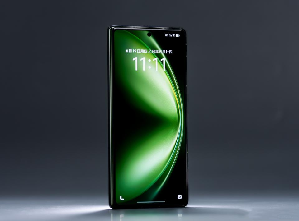 vivo X Fold6配置全曝！驍龍8至尊版+2億長焦，友商大折疊壓力大了