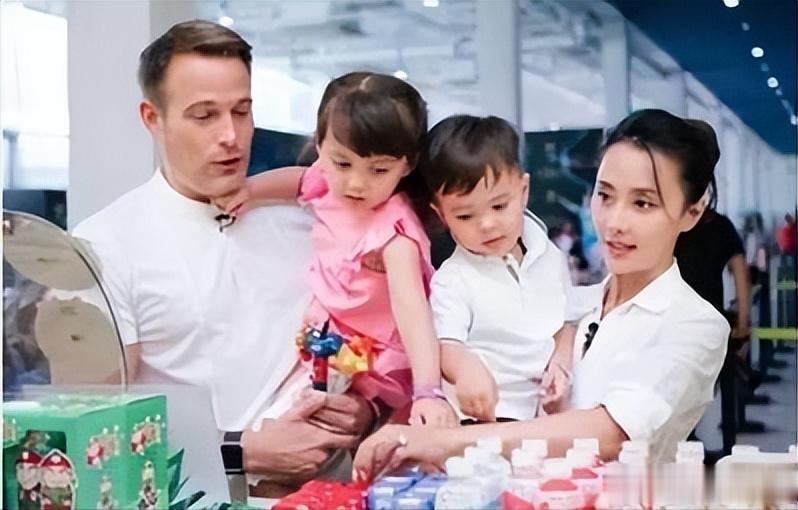 和吴奇隆离婚16年后，嫁给外国老公的马雅舒，最终还是自食苦果