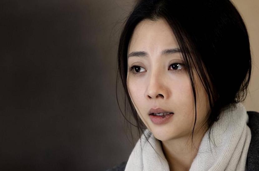46岁殷桃现状：健身塑造“火辣”细腰，未婚未育生活幸福