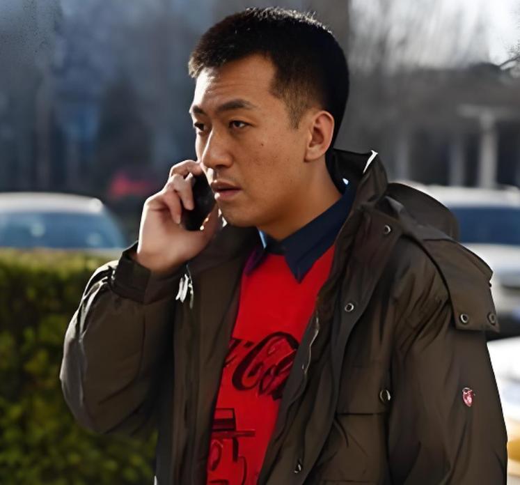 原来他俩是夫妻，丈夫是演员，公公是名导，如今她靠谭松韵又火了