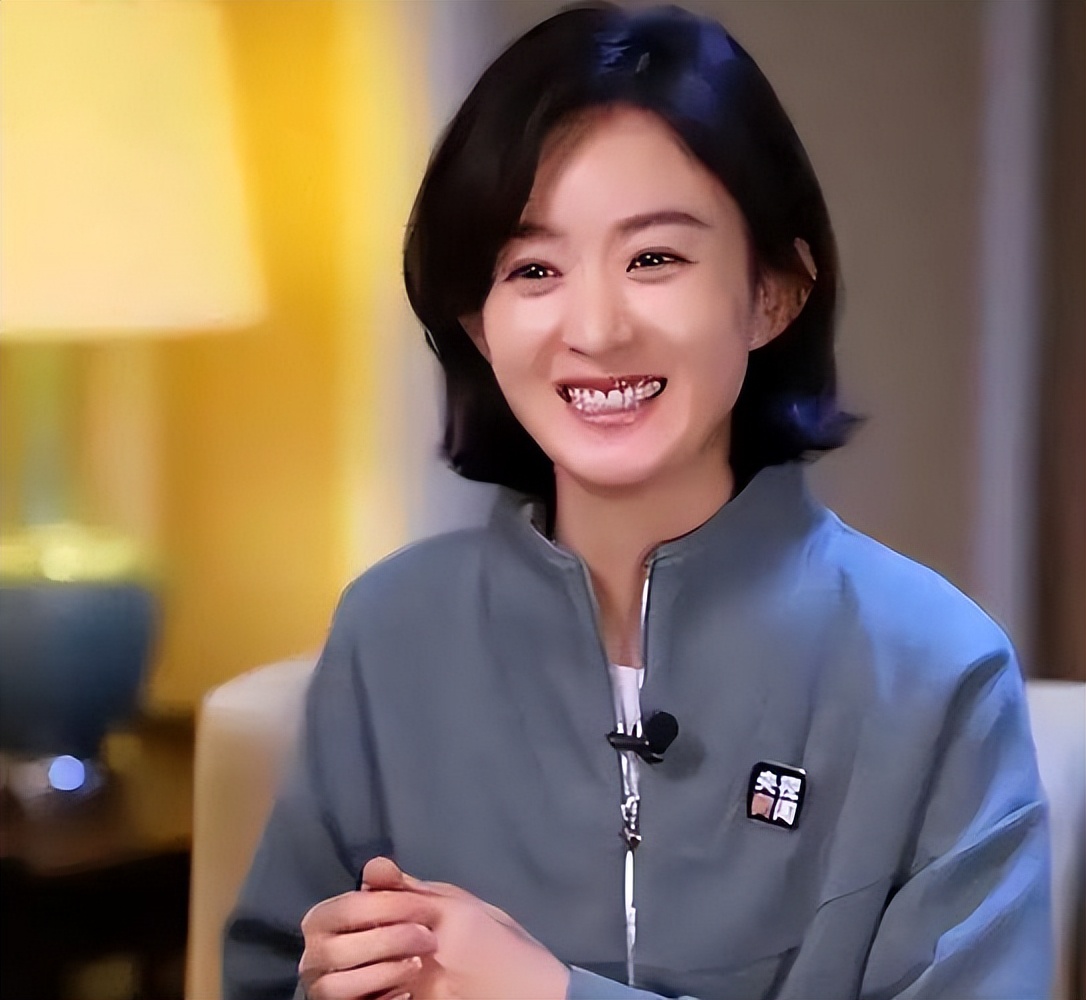 打拼多年，赵丽颖也没想到，如今33岁的亲弟弟竟成了自己的救赎