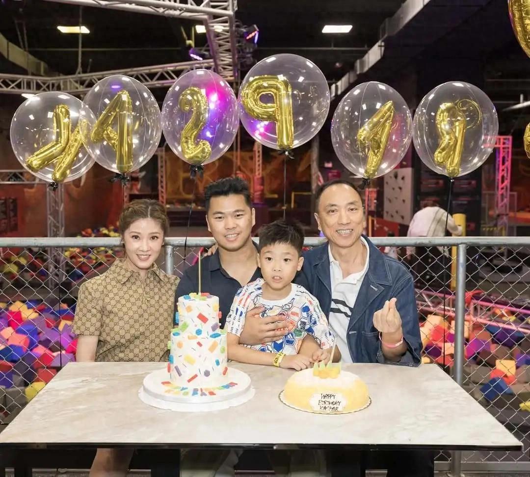 前港姐冠军与老公杜拜旅行晒靓相，25岁大仔国际比赛夺冠再创高峰