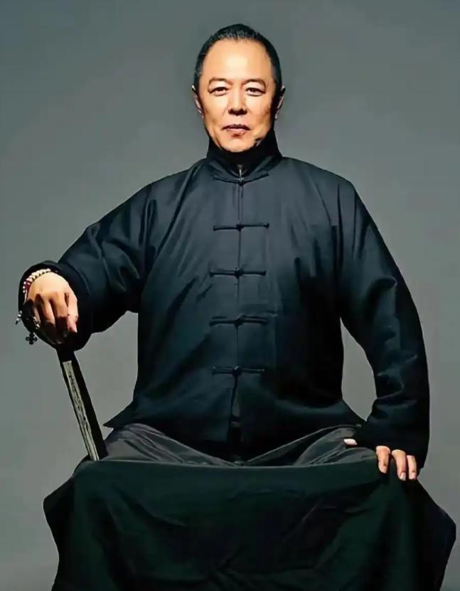 凉了!继瞧不起农民被扒后,闫学晶又被曝身份造假 李雪健不再沉默