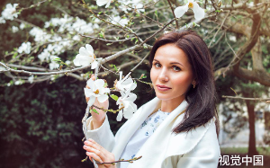 我自掏腰包给全家定了豪华欧洲游，次日却刷到儿子女友的帖子：准婆婆总挥霍我老公遗产怎么办？