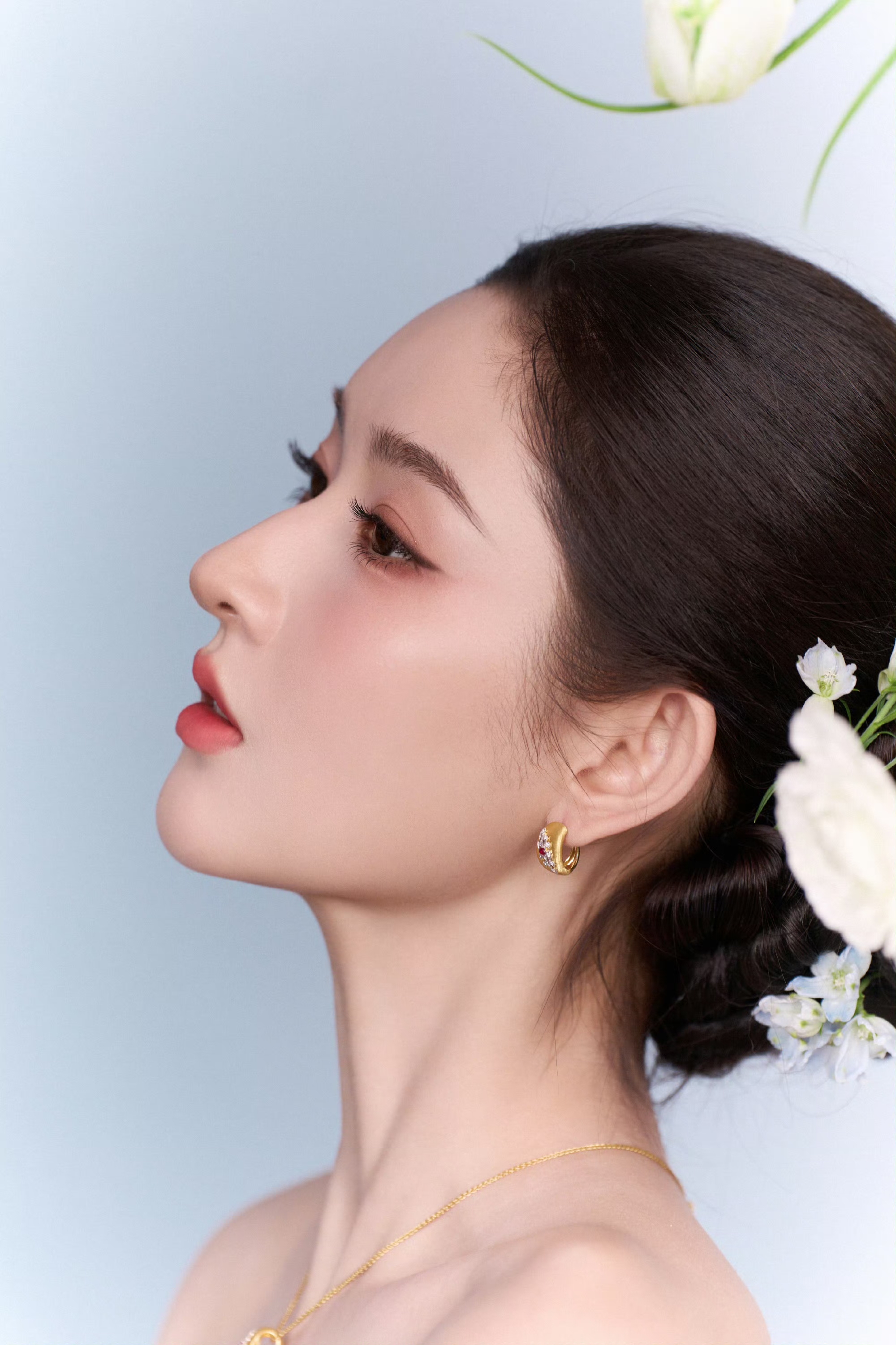 王玉雯 花朵粉裙奶白胸又高又丰满