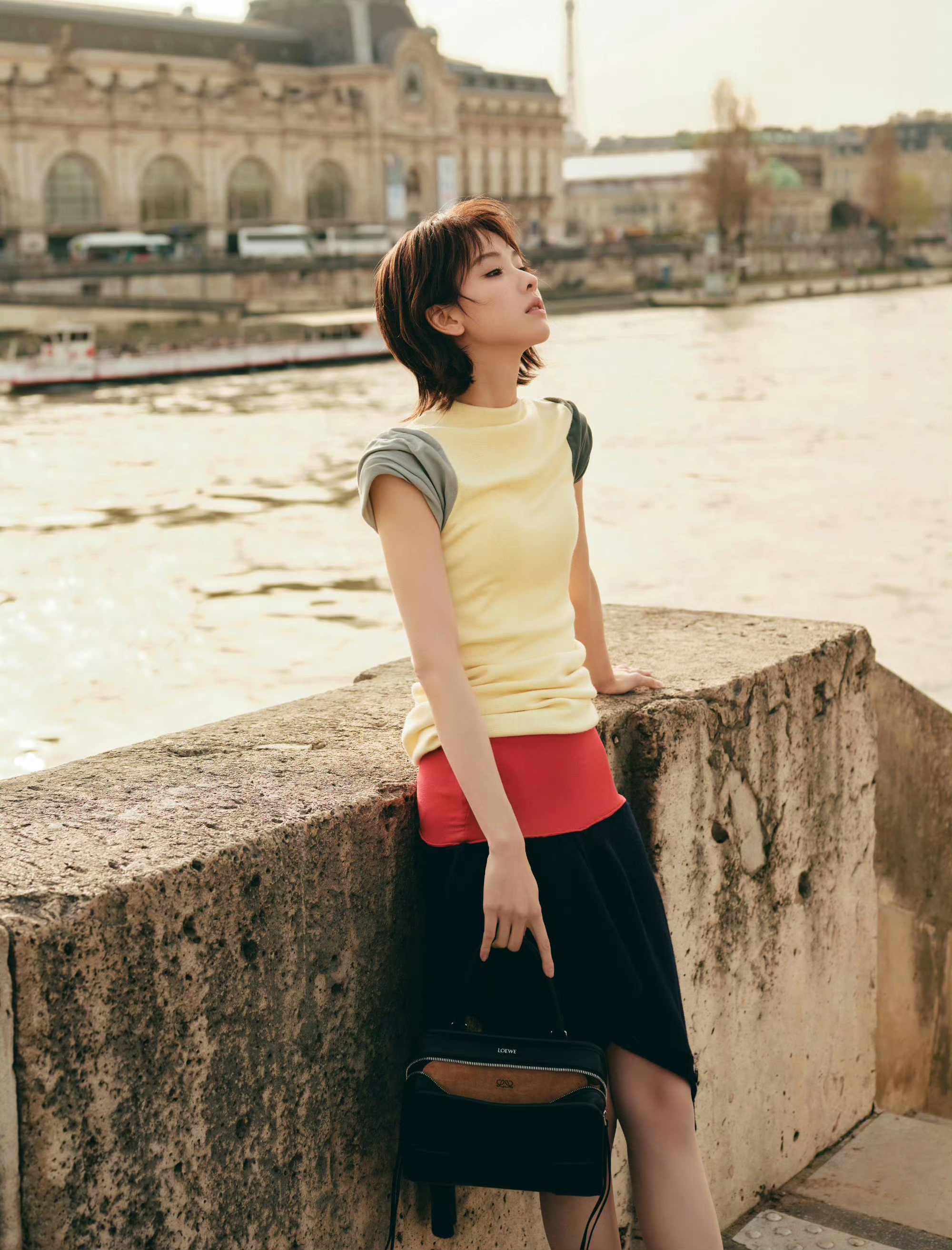 品牌大使陈都灵身穿Loewe 2026