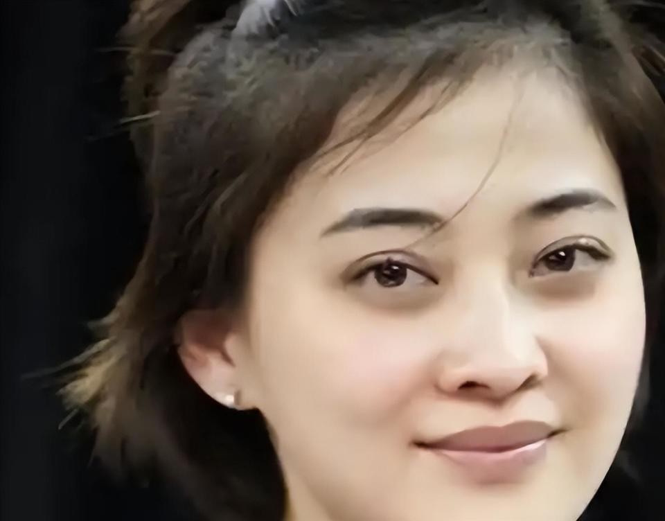 41岁名导为19岁新星抛妻弃子，净身出户后，最终晚景凄凉孤独终老