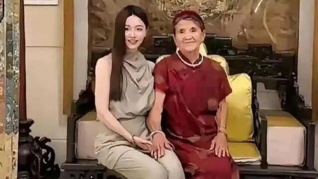 杨子带23岁新女友见91岁母亲？铜钱盆抢镜，黄圣依17年终是一场空