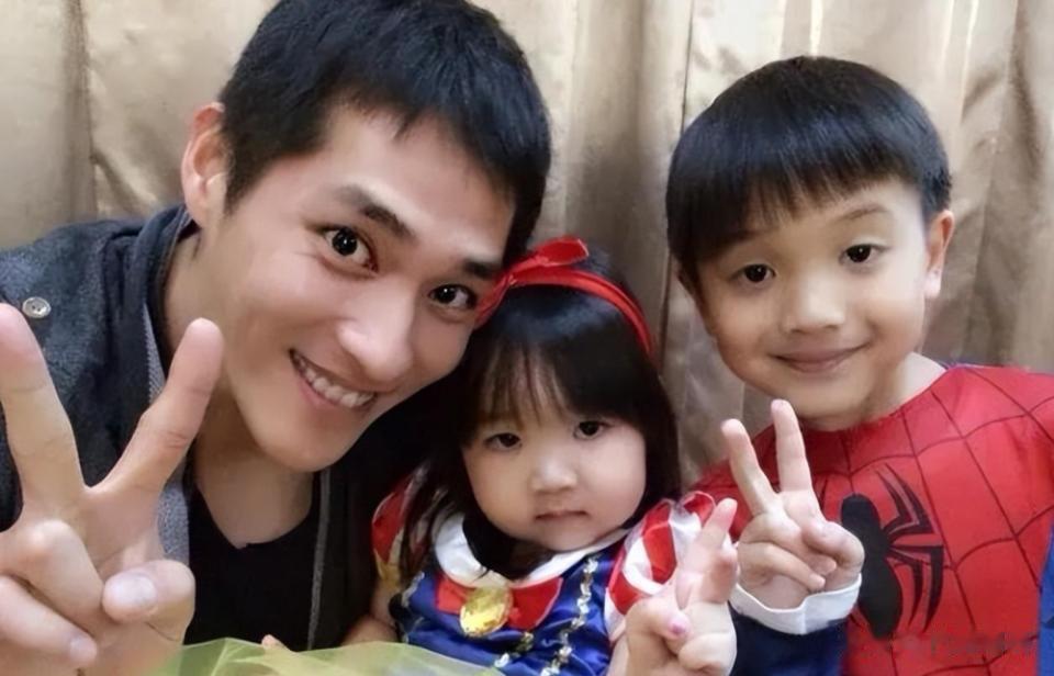 47岁蓝正龙近况曝光！与周幼婷结束9年婚姻，儿女双全成人生赢家