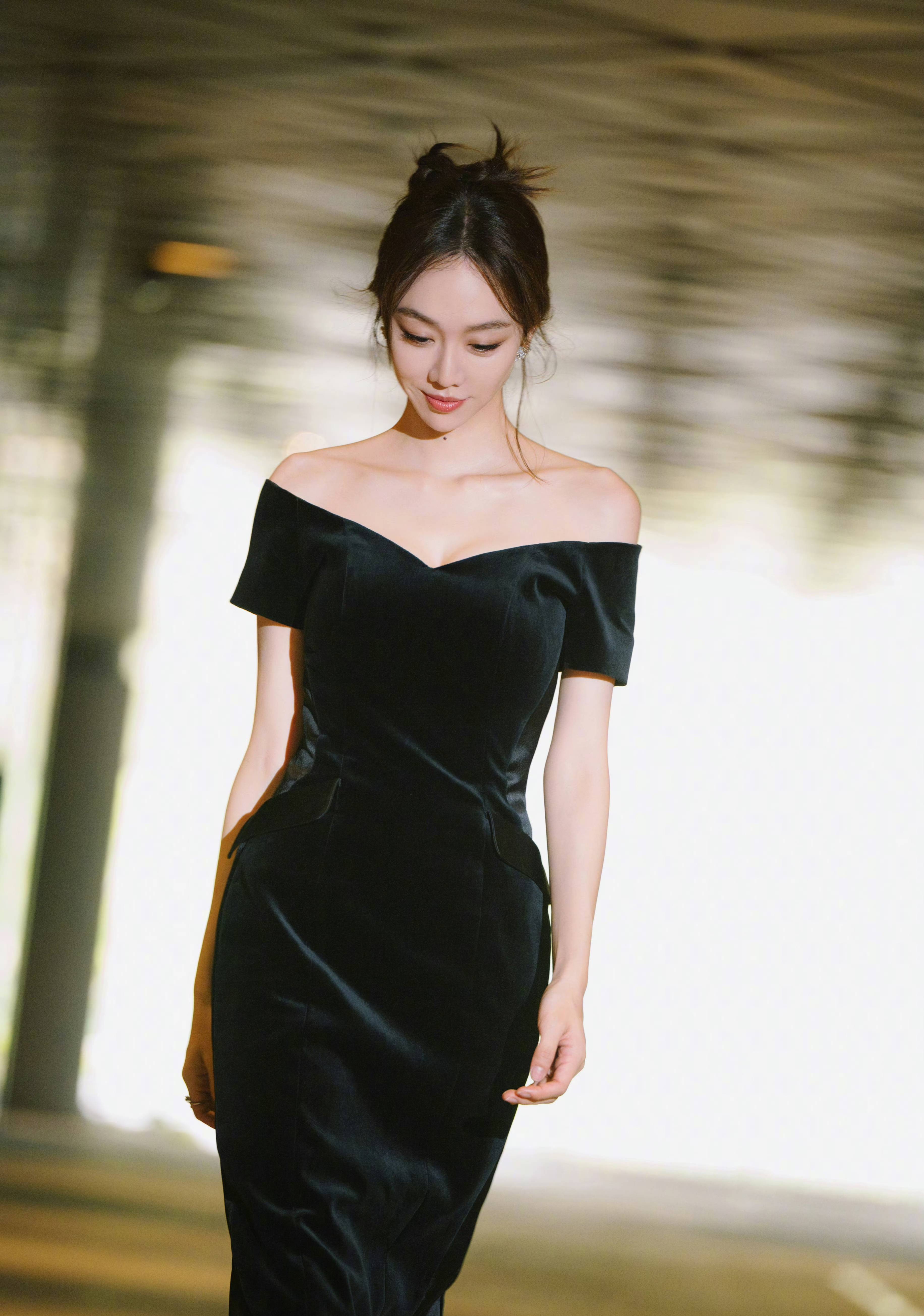 姜妍。看美女，心情好