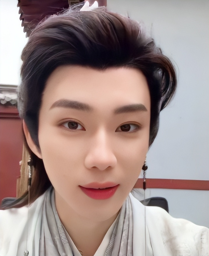 短剧圈人气大洗牌！3 人强势上桌，岳雨婷边缘，1人被长剧“退货”