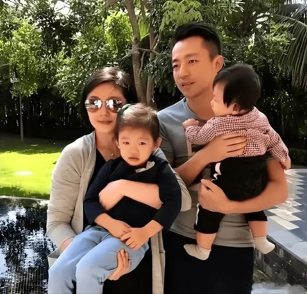 具俊晔清空账号回韩国，玥儿姐弟转学回北京，大S没什么遗憾了