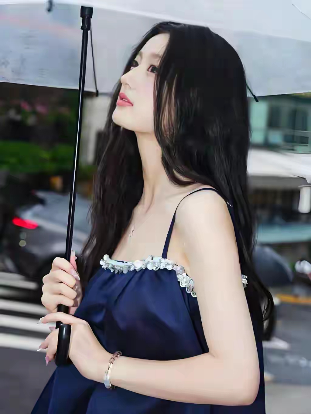 裴佳欣，没想到，16岁已经女人味十足!
