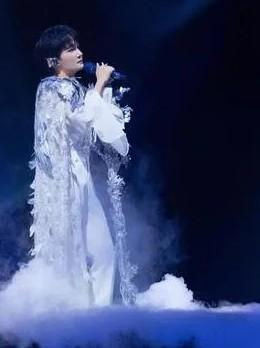 周深《吉量》为何收视封神？56个民族娃有多好哭？这细节谁懂？