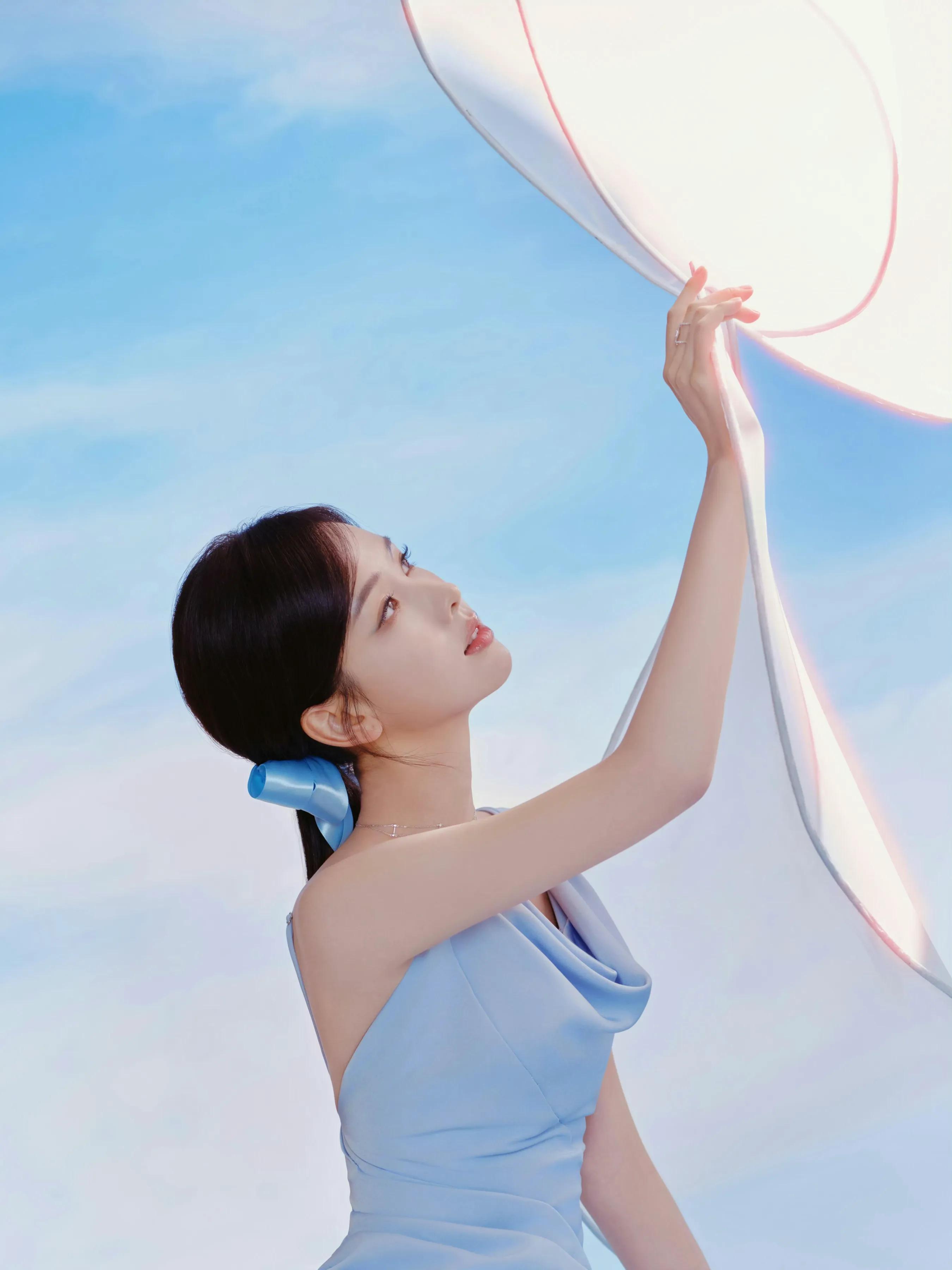 陈都灵皮肤真嫩，水光肌