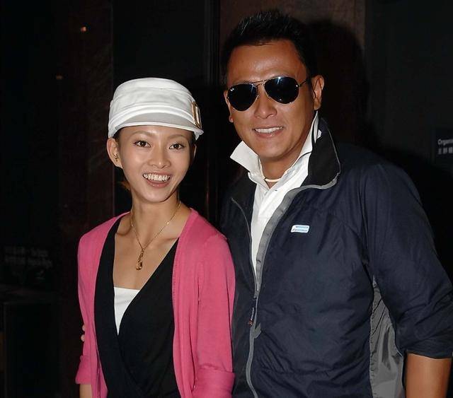 恭喜！香港知名男星新恋情曝光，离婚后承诺为女儿终身不娶