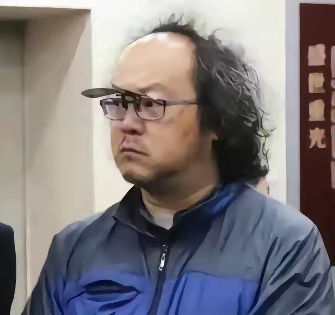 56岁窦唯现状：已定居阿那亚多年，骑电动车，买菜砍价，生活惬意