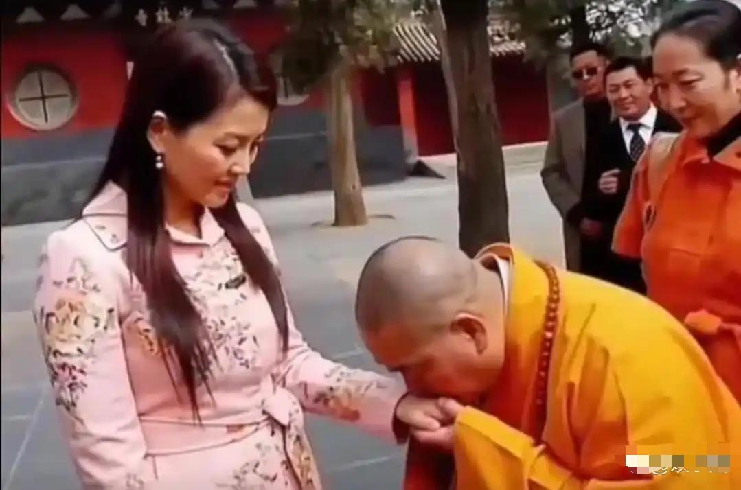 李湘禁言风波升级!知情人曝原因,女儿王诗龄受牵连,果然不简单