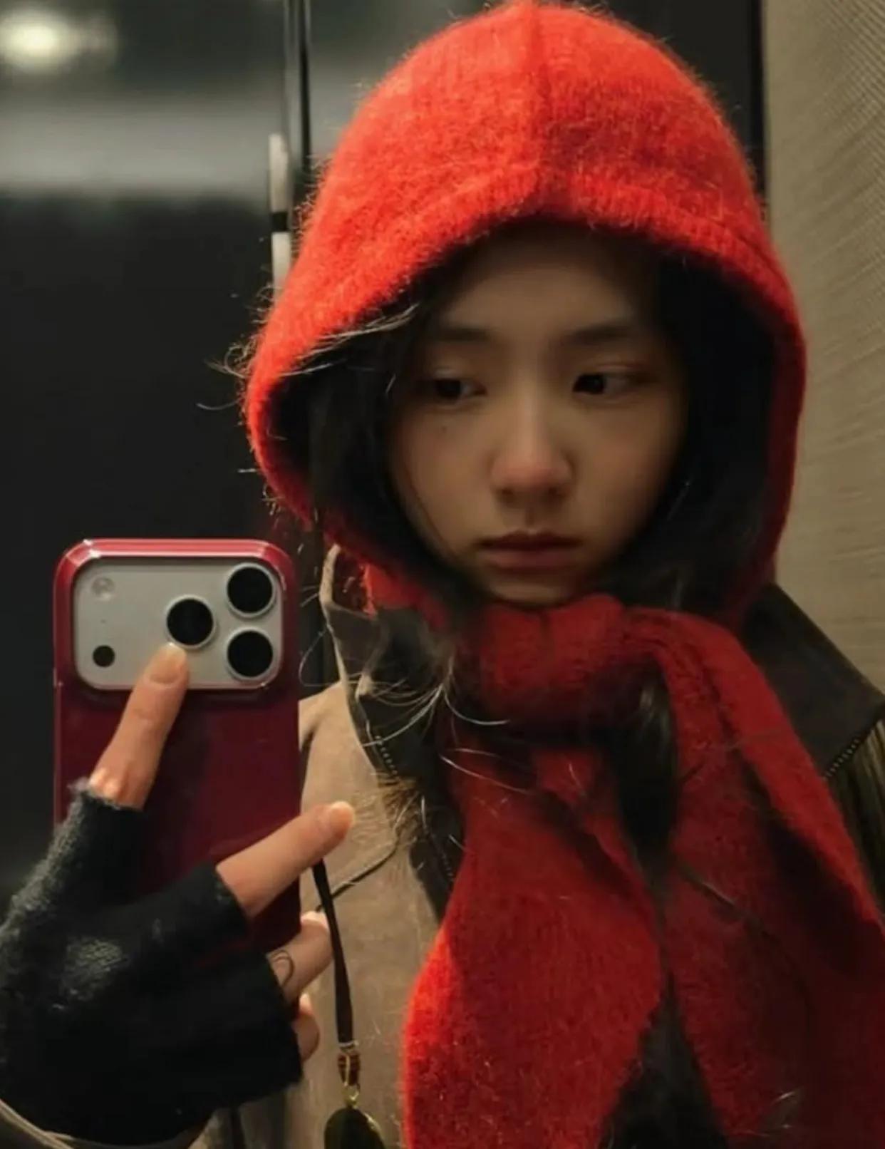 黄磊女儿黄多多20岁了,清冷破碎感拉满,有汤唯那味儿了