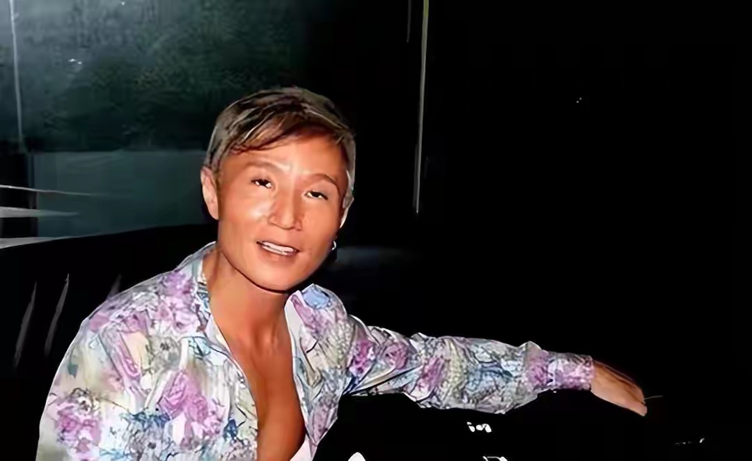 香港知名音乐人周启生怒斥王晶装专家,消费已故巨星,博眼球赚钱