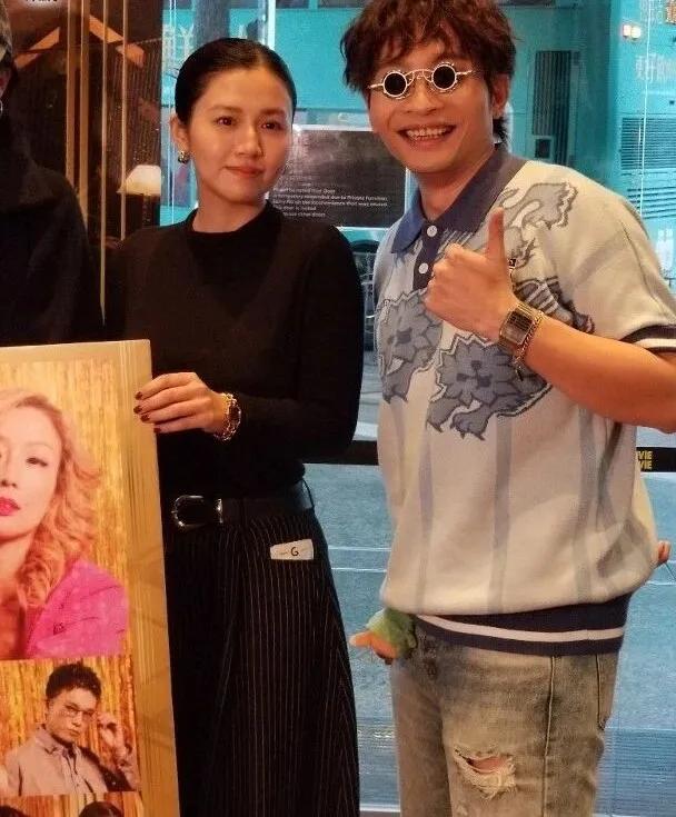 TVB视帝女友疑不满《夜王》戏份被删拒受访，黄子华请吃饭哄开心