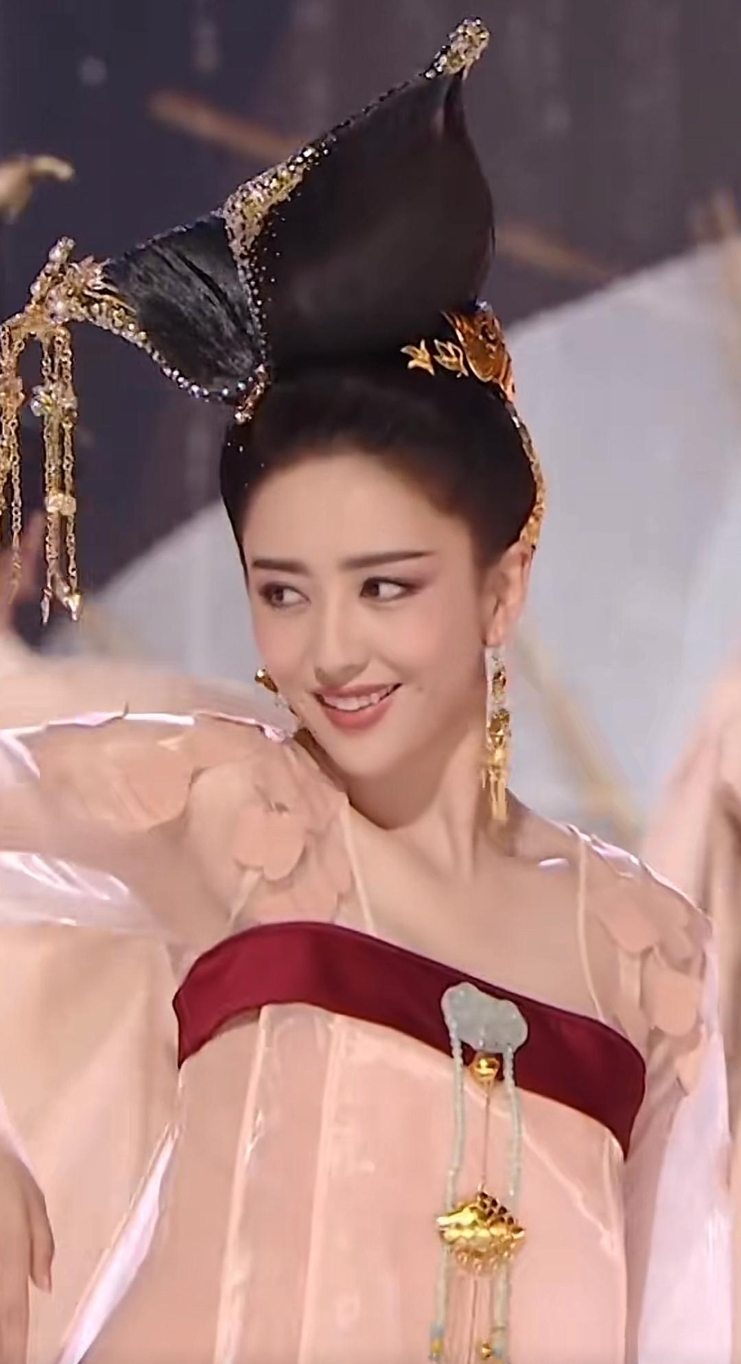佟丽娅生了一个好儿子，和陈思诚共用一张脸，这基因不服不行