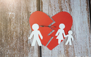 丈母娘逼我还大舅哥110万外债，拒绝后离婚，3 年后再见他们，我震惊了