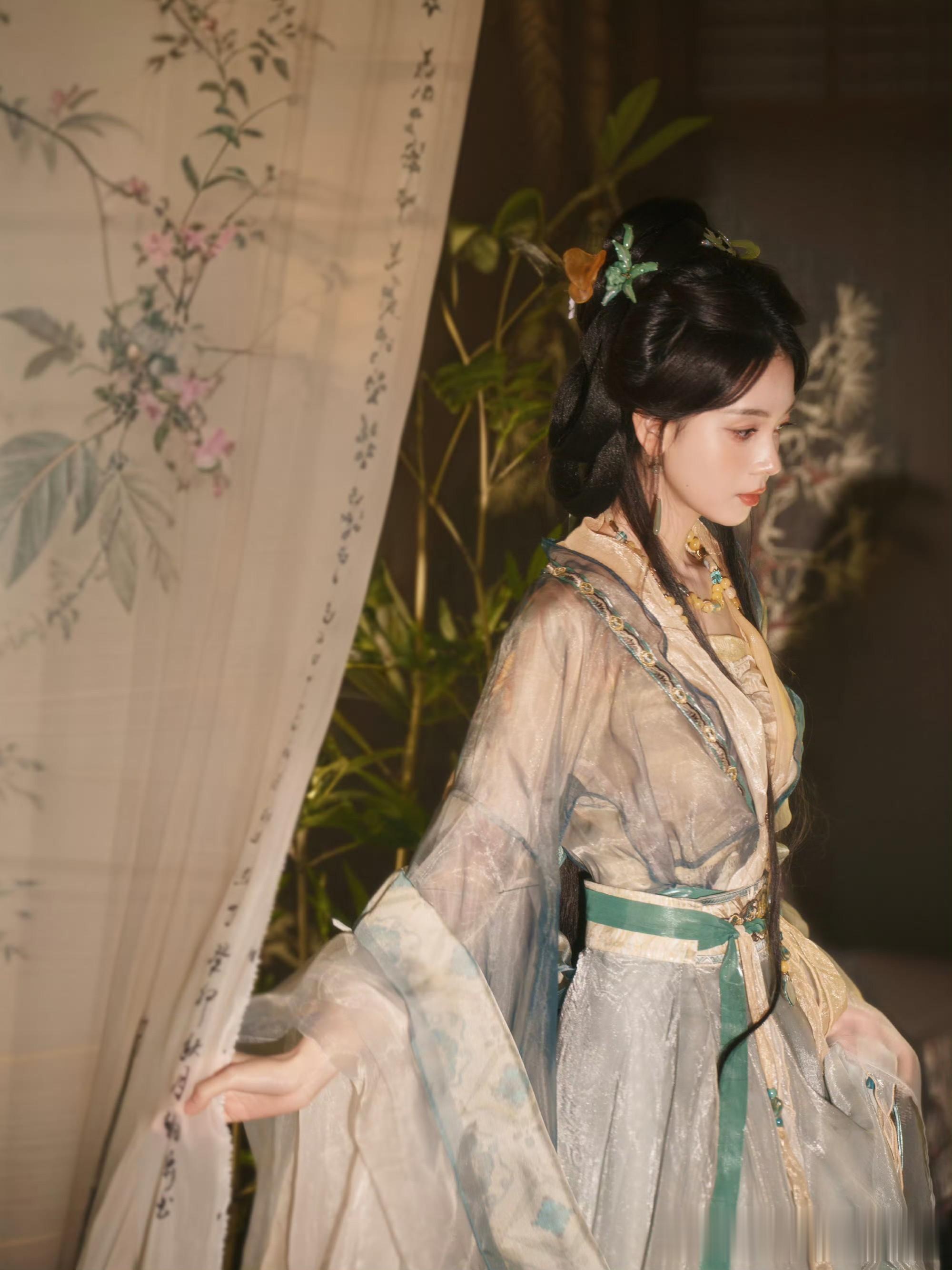 明星陈瑶翩翩起舞，惊鸿倩影，美若天仙！