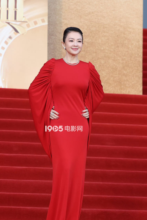 当47岁章子怡和40岁辛芷蕾同框，才发现人到中年，幸不幸福都在脸上