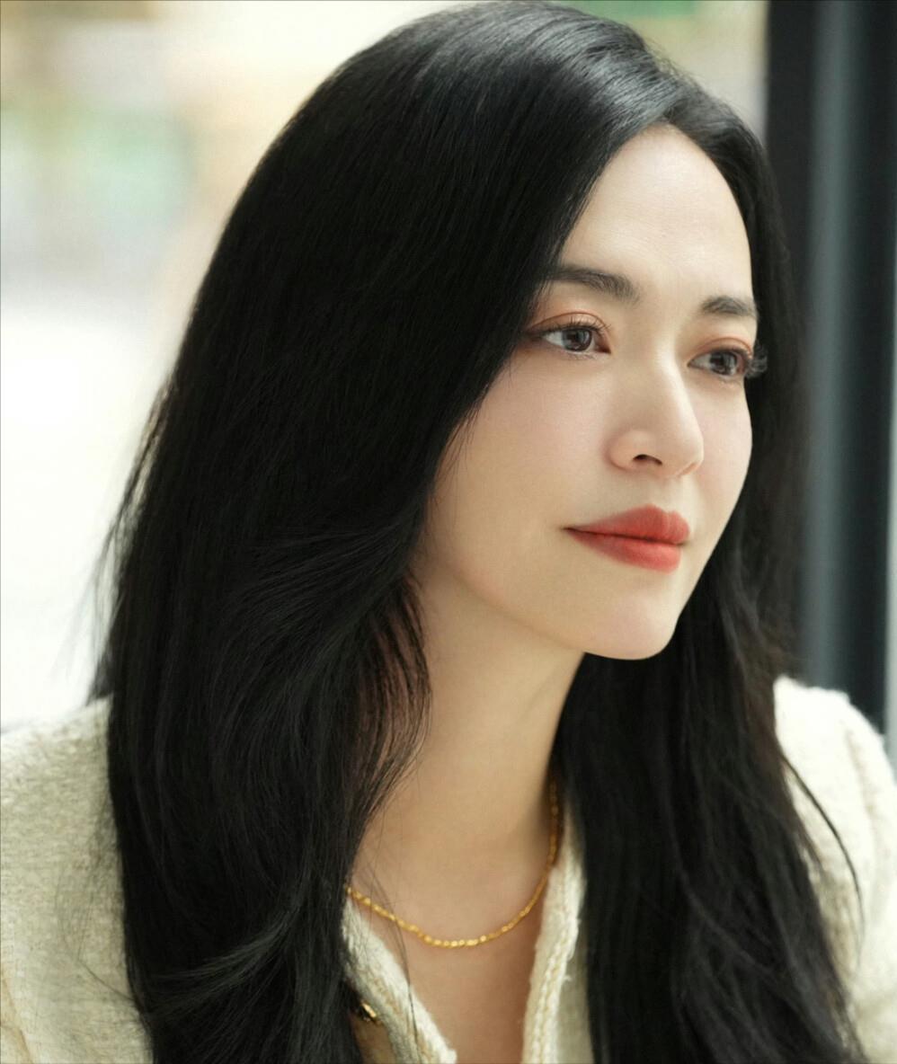 官宣离婚仅1周，46岁姚晨再次迎来“噩耗”，这下里子面子全丢了