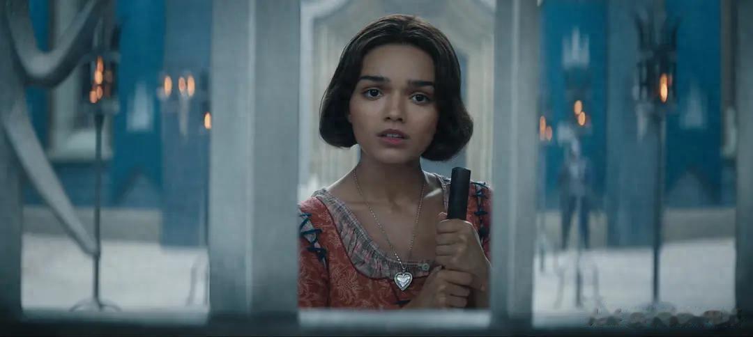 演白雪公主遭网暴,瑞秋齐格勒坦言:早知就把手机扔海里