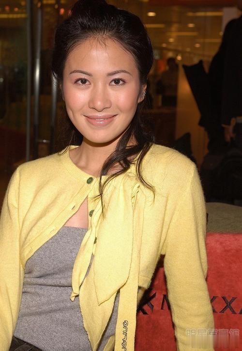 选美冠军又是学霸，才貌双全却至今未婚，46岁她转战新赛道又火了