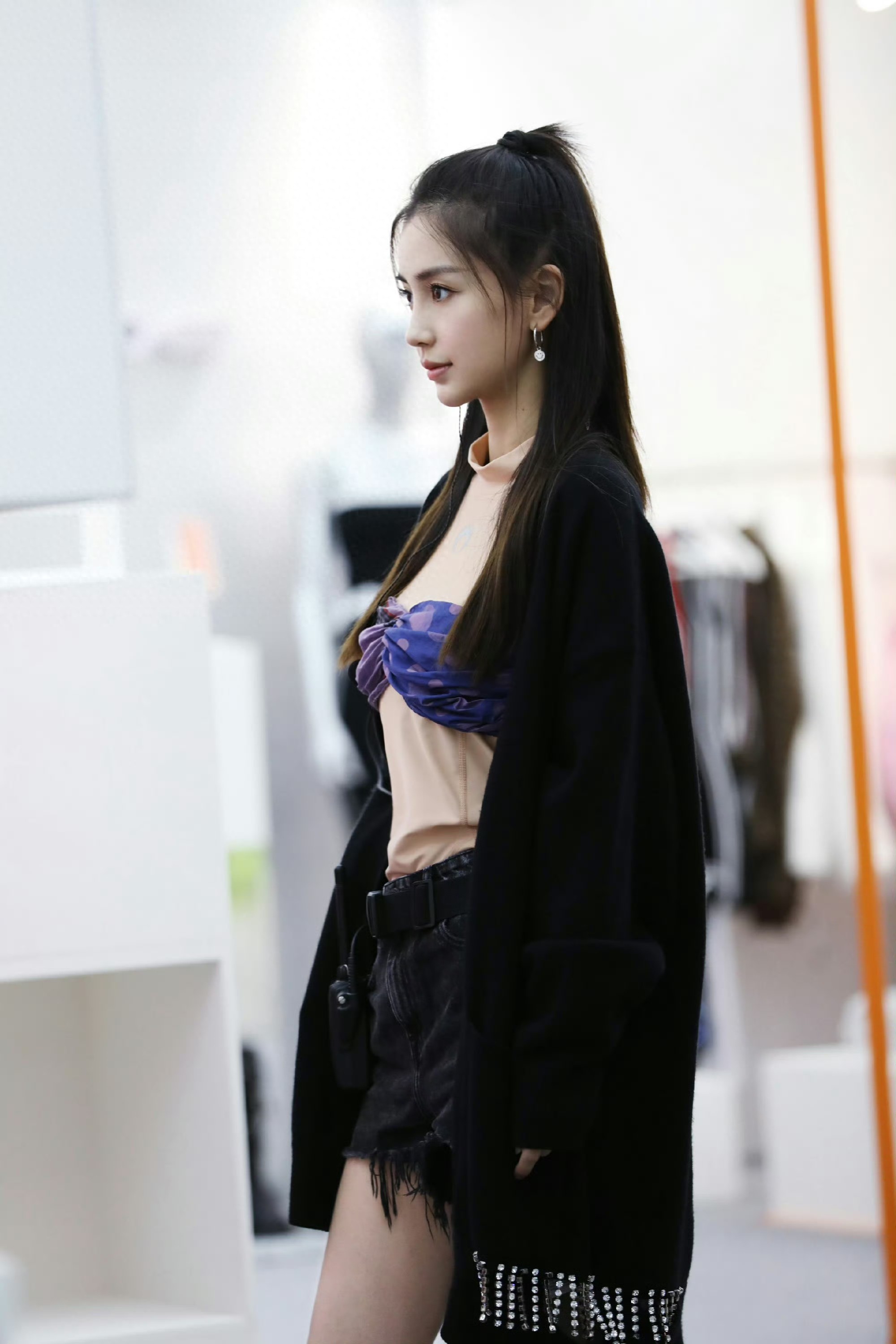 杨颖少女感十足