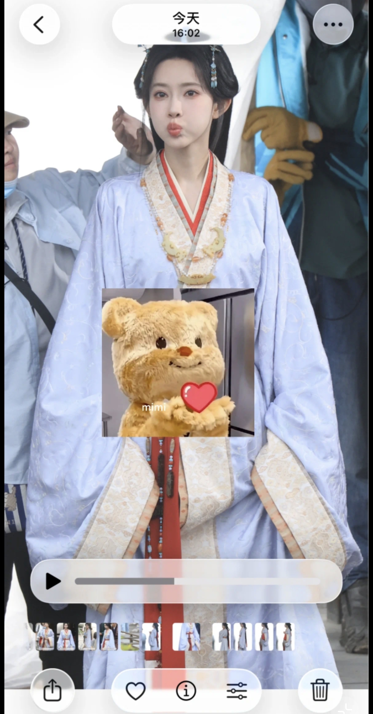 孟子义拍戏路透，嘟嘴撇嘴又乖又萌，造型是真好看，眼神戏也超好