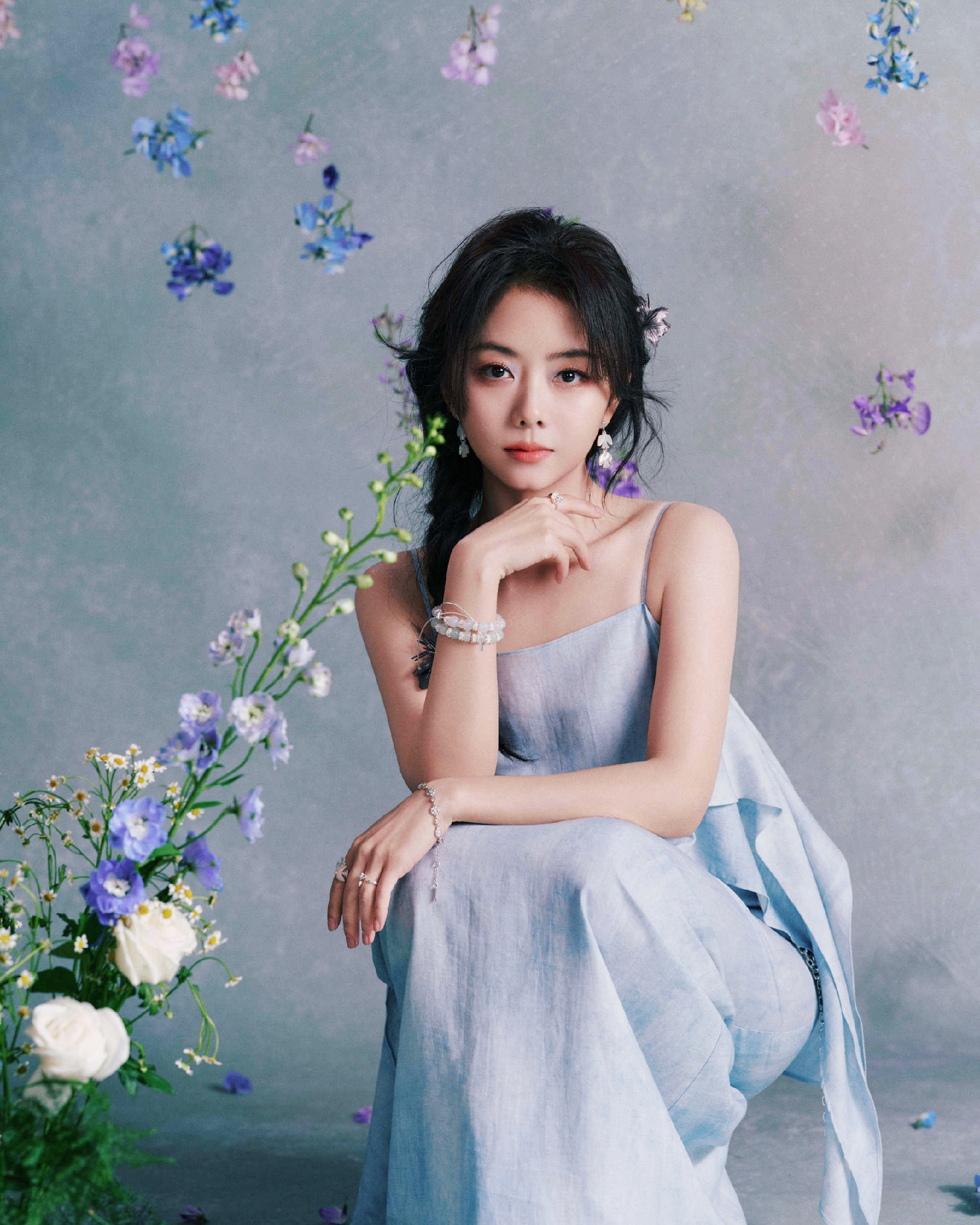 谭松韵：“妹感姐”的完美诠释，甜软与气场并存！