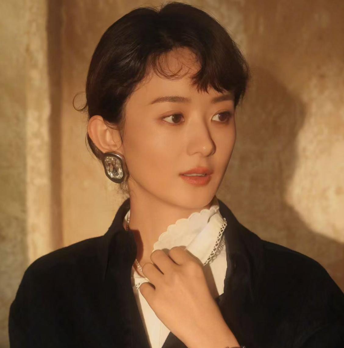 离婚5年，47岁冯绍峰高调官宣喜讯，让前妻赵丽颖和内娱刮目相看