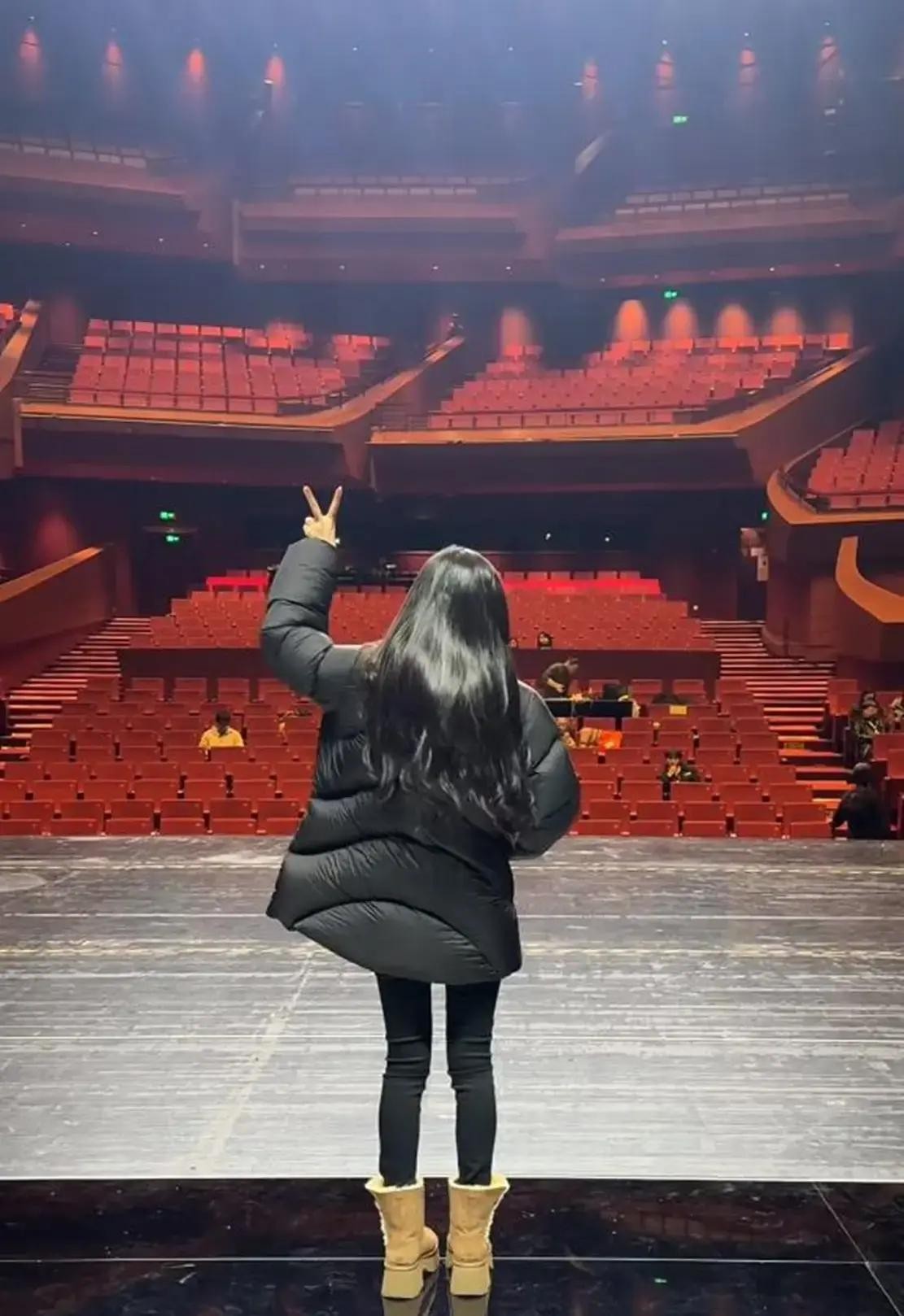 38岁张馨予减肥后体质变差，2个月发烧3次又输液，双腿瘦成皮包骨