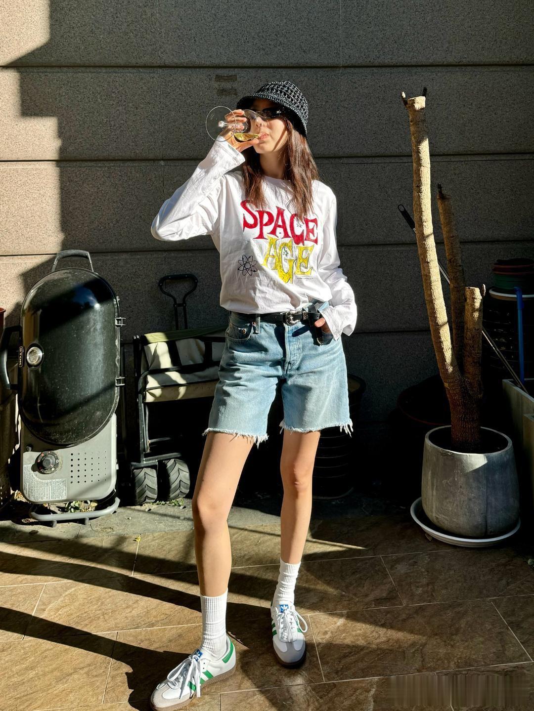 孙嘉灵私服美图集：高挑甜美的小姐姐。