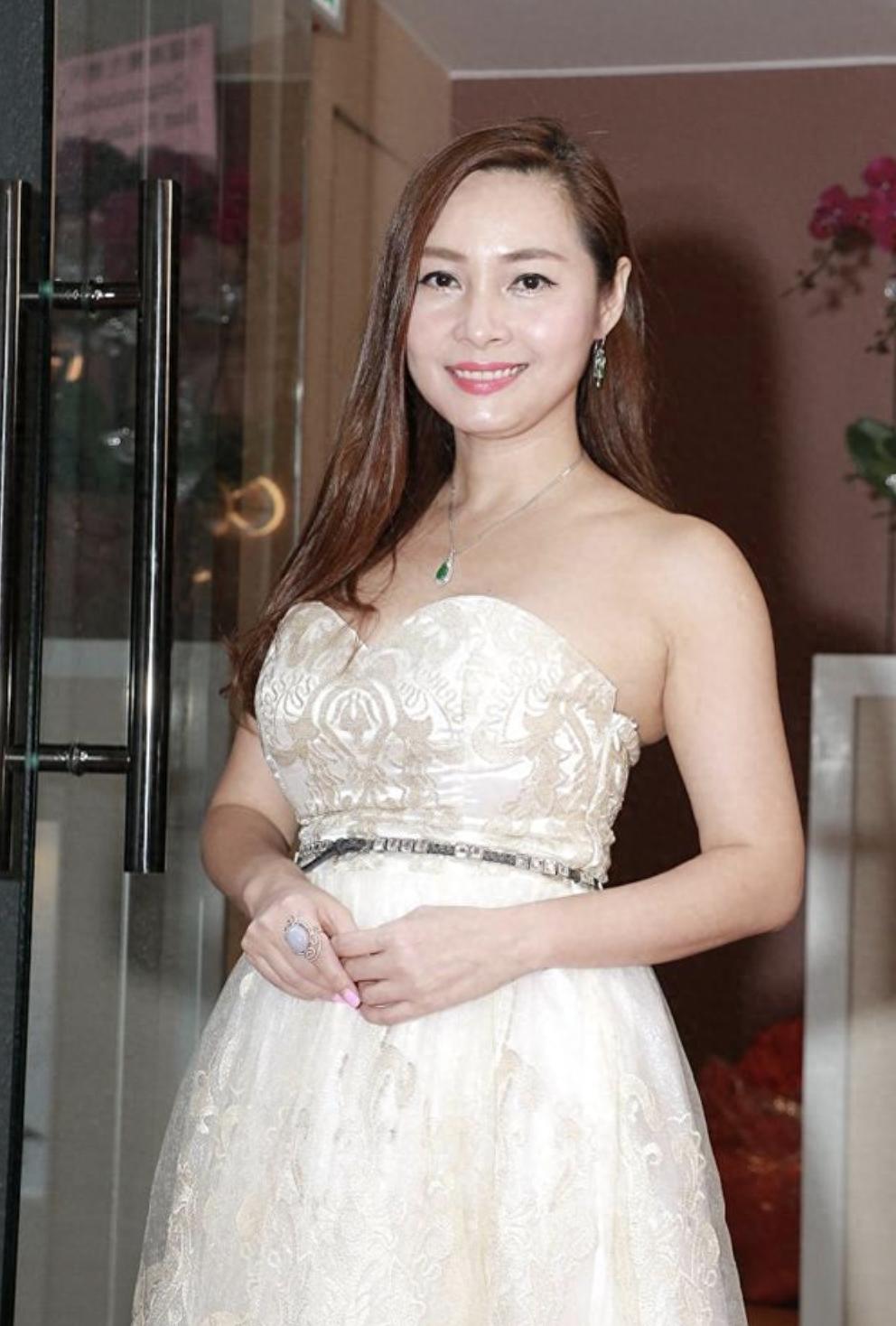 48岁TVB艺人宣布复出，离婚六年净身出户，息影后转行经商十余年